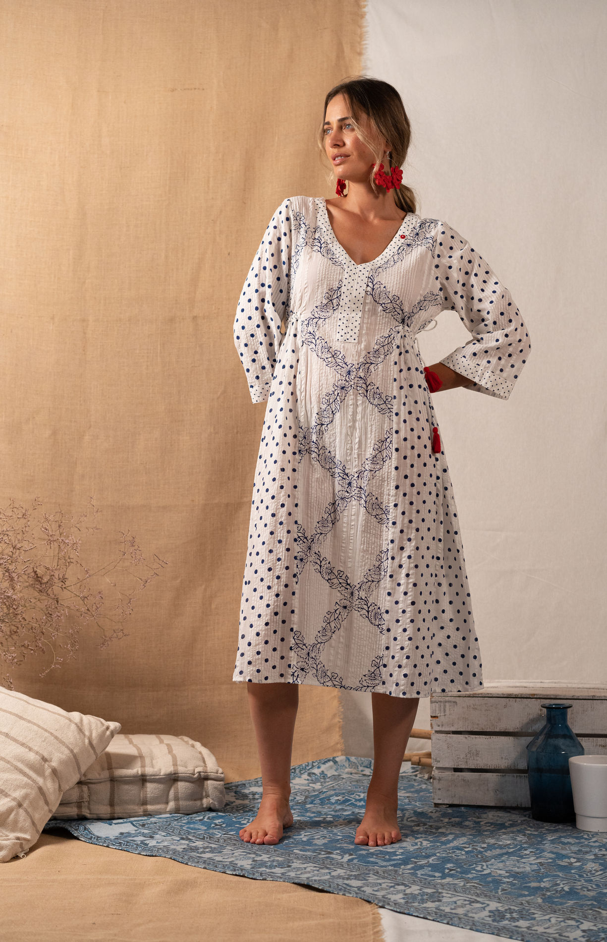 Robe blanche à pois